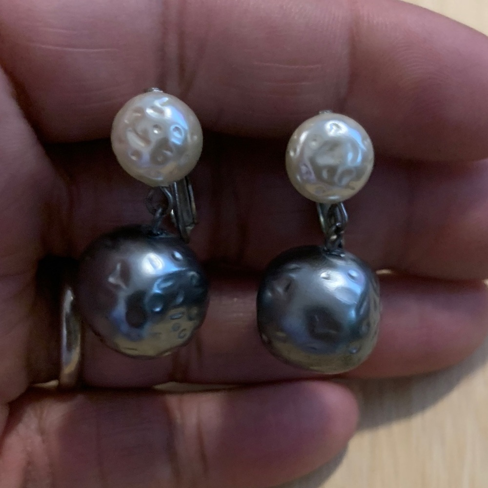 Vintage Pearl Drop screw back Earrings